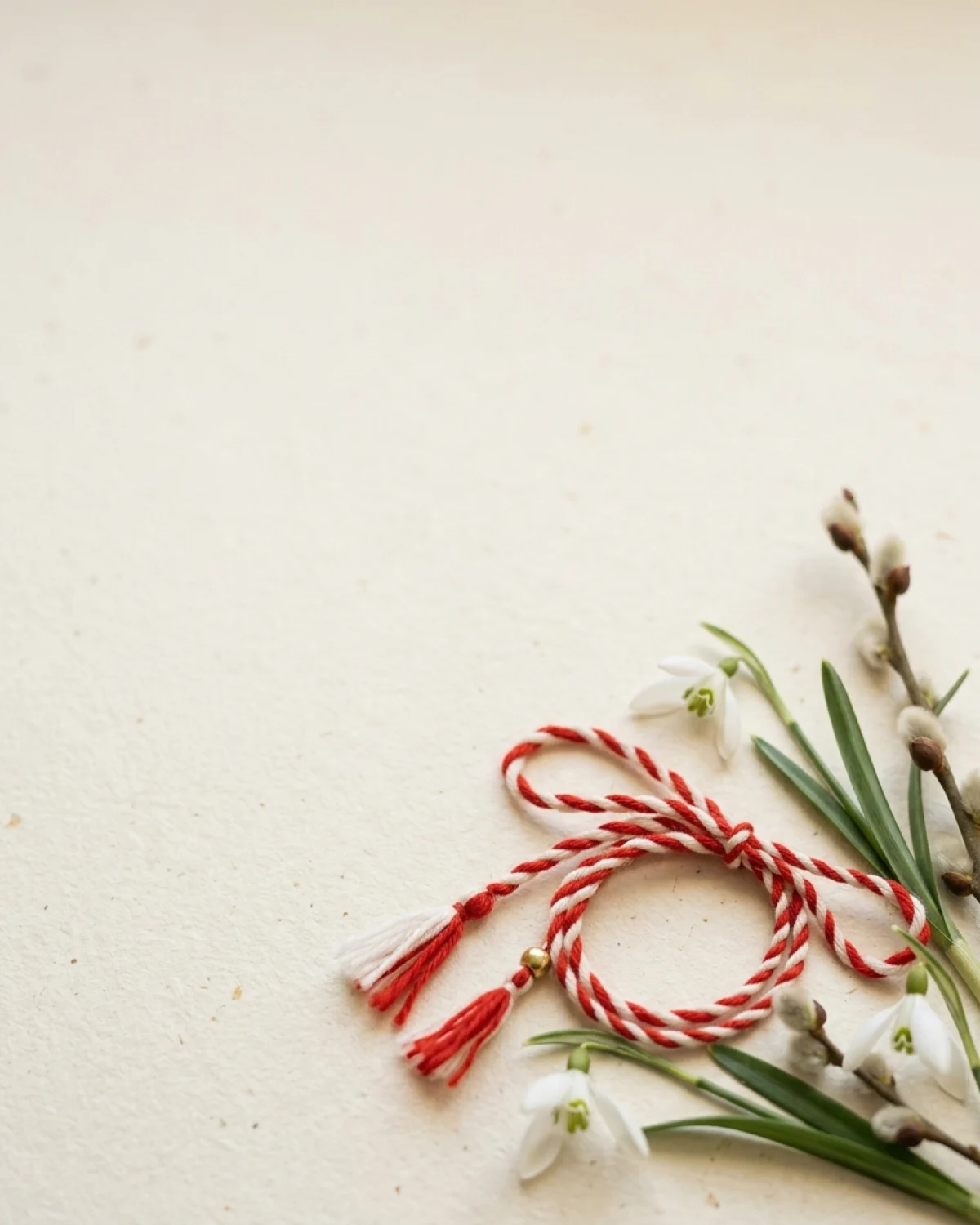 Фон за картичка за Баба Марта